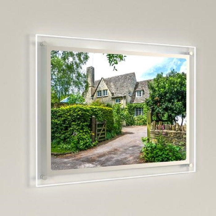 Led Posterrahmen DIN A4 mit Wandbefestigung - modularedisplays.com
