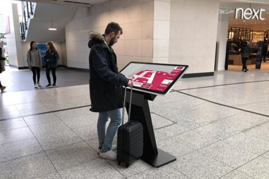 Touch Screen Kiosk 43 Zoll All-in-One - modularedisplays.com