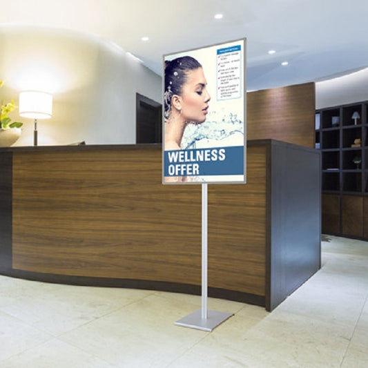 Freistehendes Bodendisplay Magnofloor 700x500mm - modularedisplays.com