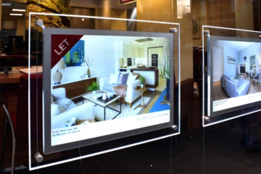 Led Acryl-Postertaschen Querformat 3 x DIN A3 mit frontaler Befestigung - modularedisplays.com