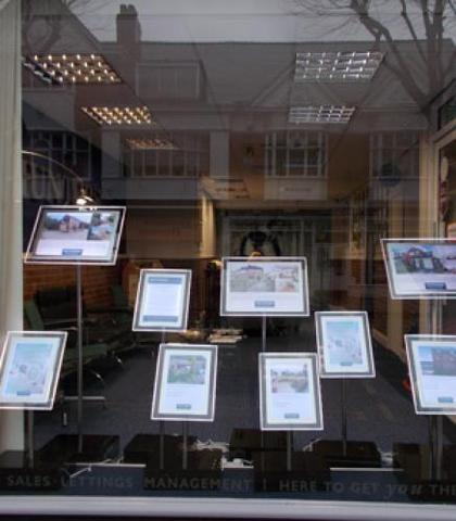 Freistehende LED Schaufenster Displays DIN A3 - modularedisplays.com