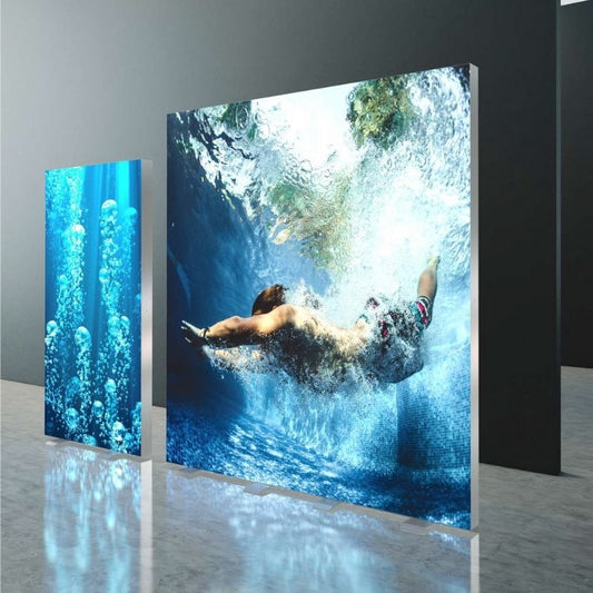 LED Leuchtwand mit Fußplatten Octalumina 2000x2480 mm - modularedisplays.com