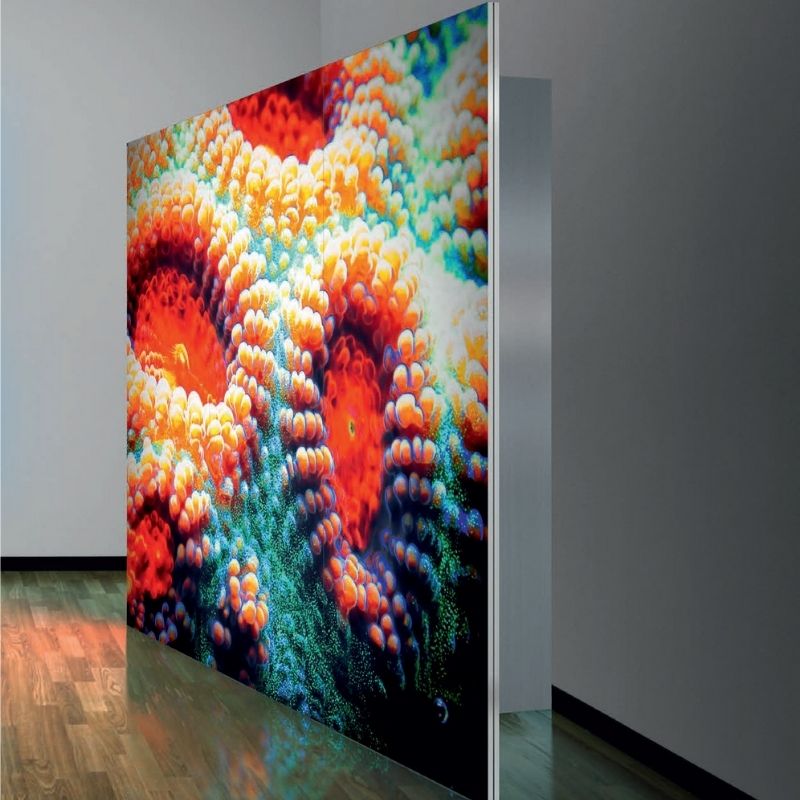 LED Leuchtwand mit Fußplatten Octalumina 2000x2480 mm - modularedisplays.com