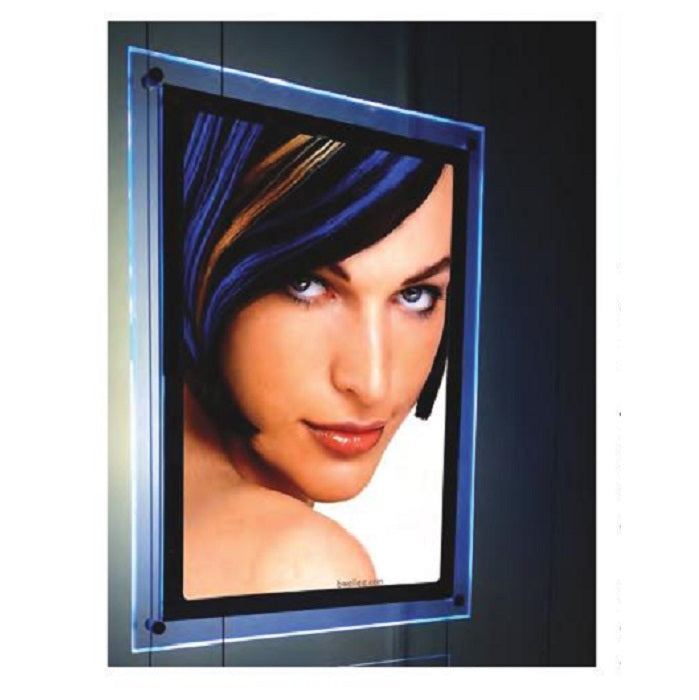 Schaufenster Display mit LED Acryl- Taschen und Mediaplayer 22 Zoll - modularedisplays.com