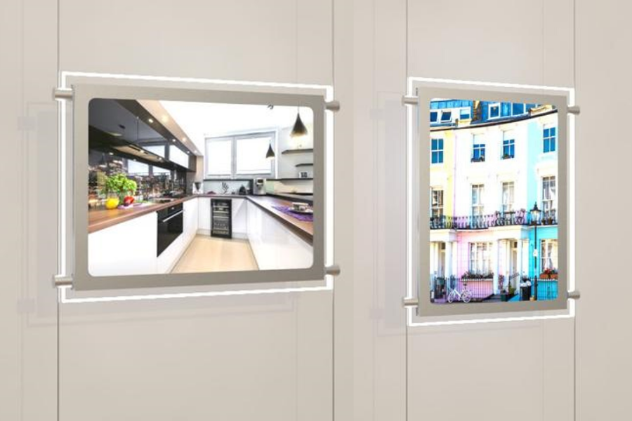 LED Acryltaschen 3x DIN A4 mit seitlicher Befestigung - modularedisplays.com