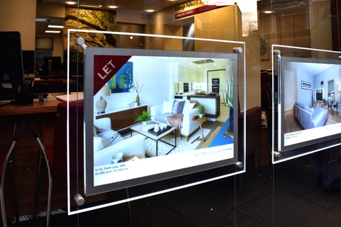 LED Acryltaschen mit seitlicher Befestigung 2x DIN A3 - modularedisplays.com