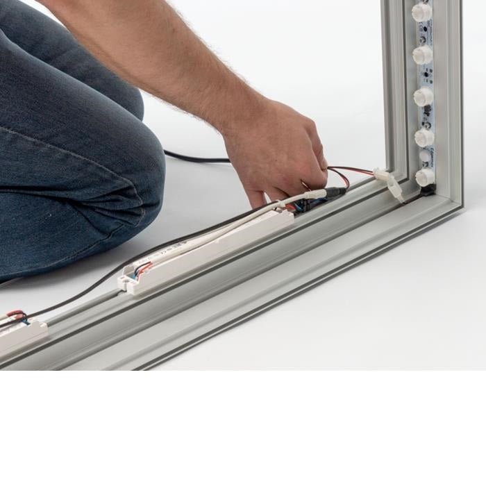 Freistehender Maxiframe LED Leuchtrahmen 75 1,2m x 2m - modularedisplays.com