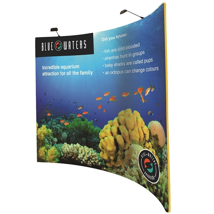 Messewand Gebogen mit Textildruck Formulate - modularedisplays.com