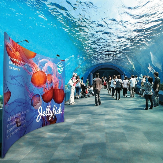 Messewand Gebogen mit Textildruck Formulate - modularedisplays.com