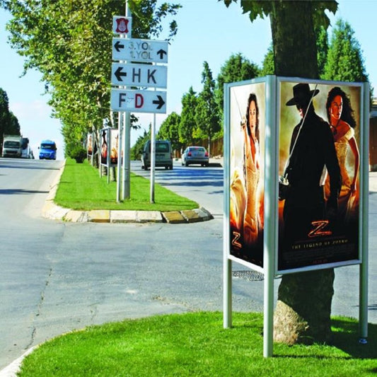 Plakat-Dreieckständer 700x1000 - modularedisplays.com