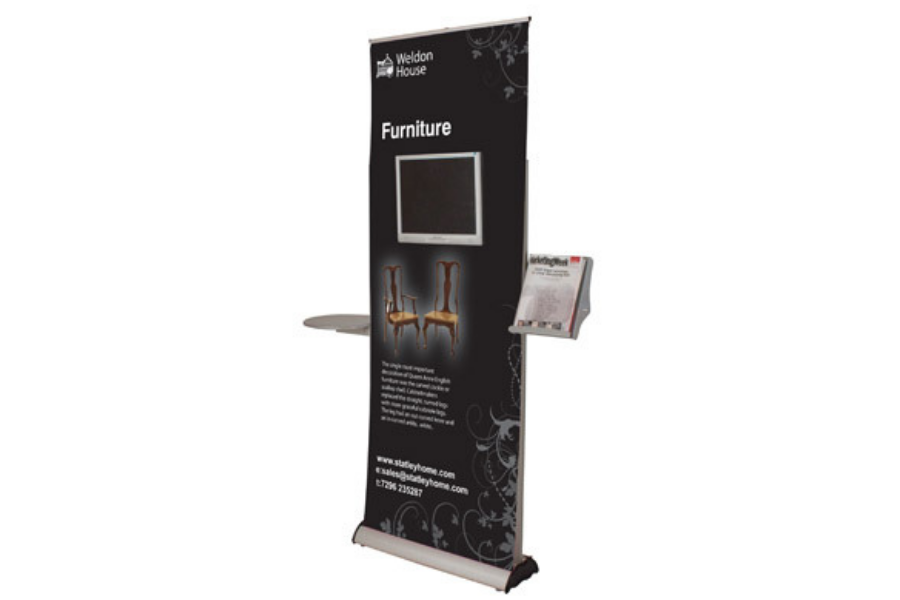 RollUp mit Monitorhalter, Ablage und Broschürenhalterung - modularedisplays.com