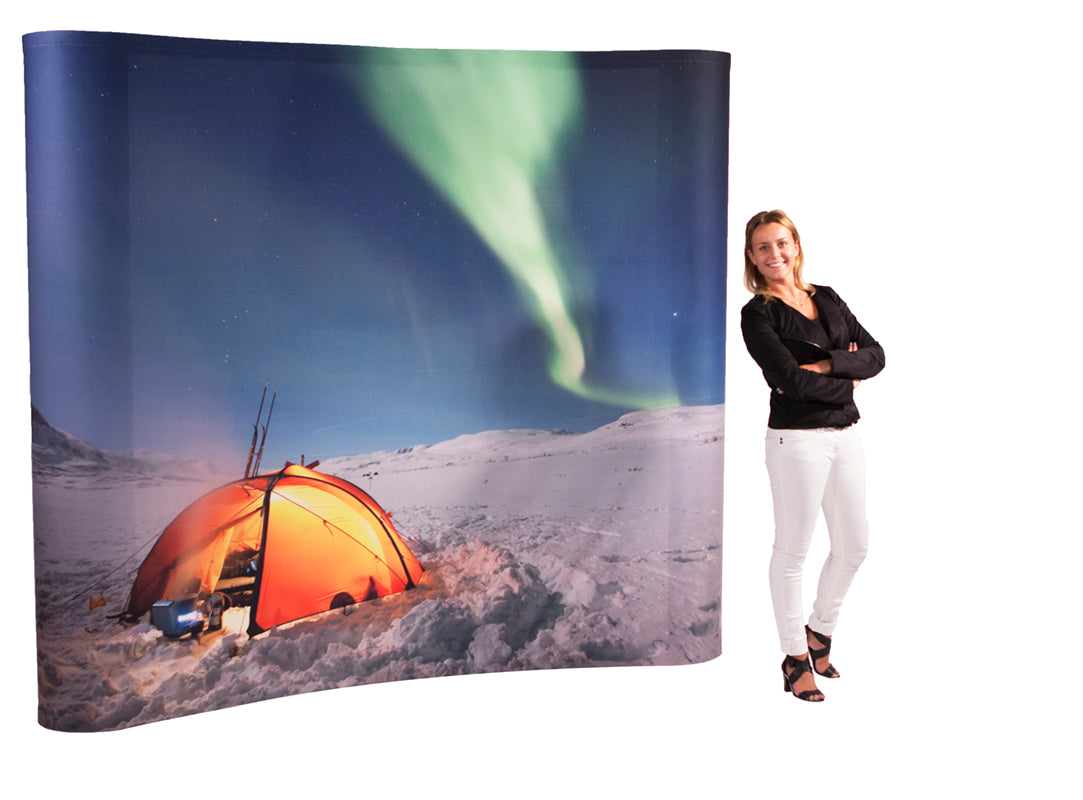 Textilfaltwand premium gebogen 3x3 mit Druck - modularedisplays.com